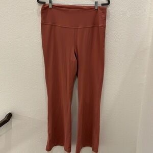 Lululemon Groove Pant Flare Super High-Rise *Nulu
Spiced Chai 14